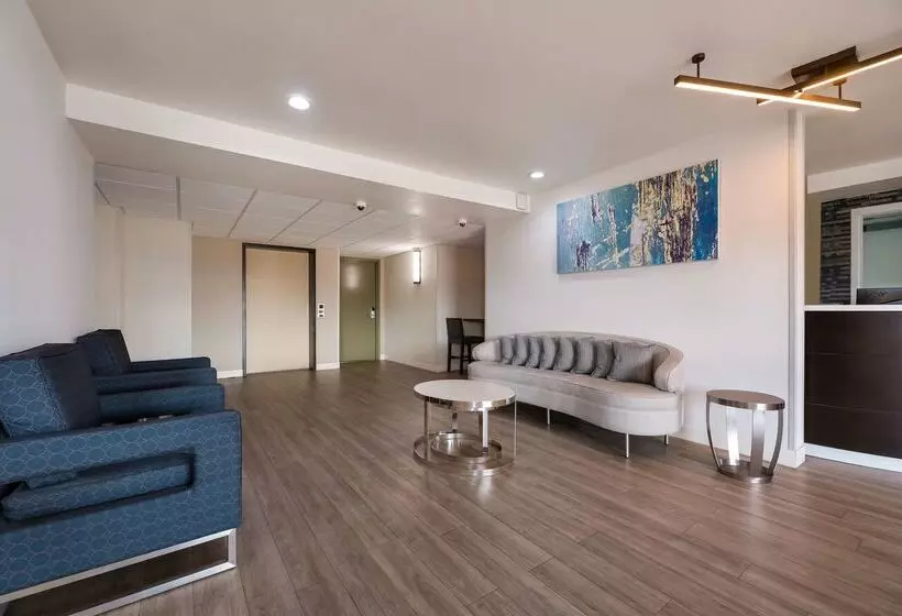 בית מלון כפרי Comfort Inn