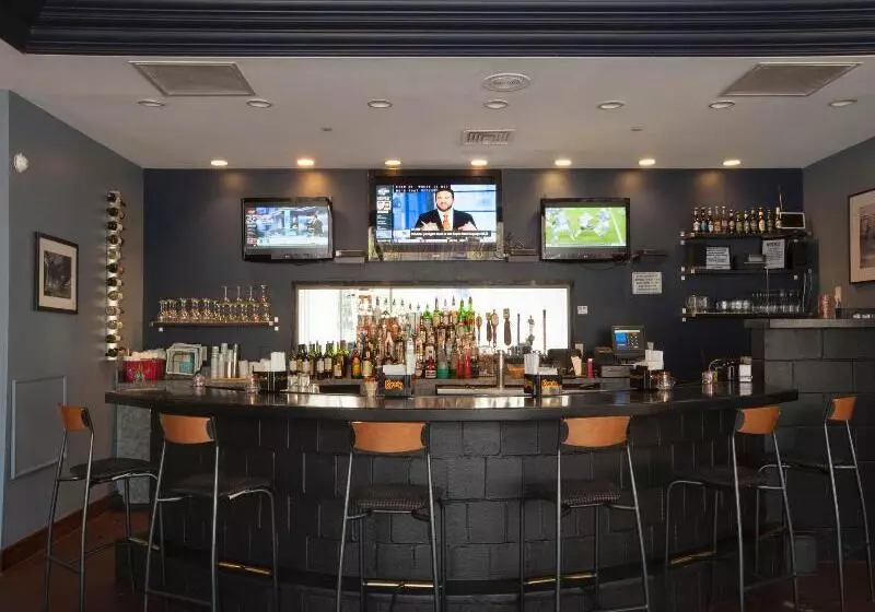 The Barrymore Hotel Tampa Riverwalk