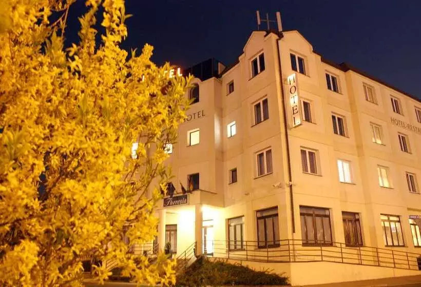 فندق Theresia