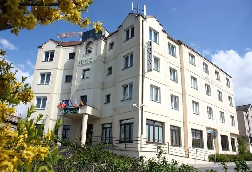 فندق Theresia
