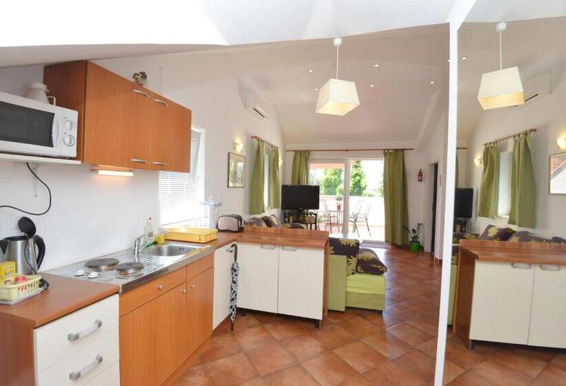 בית מלון כפרי Villa Elly