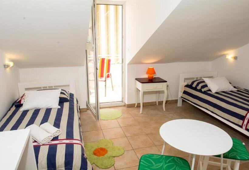 בית מלון כפרי Villa Elly