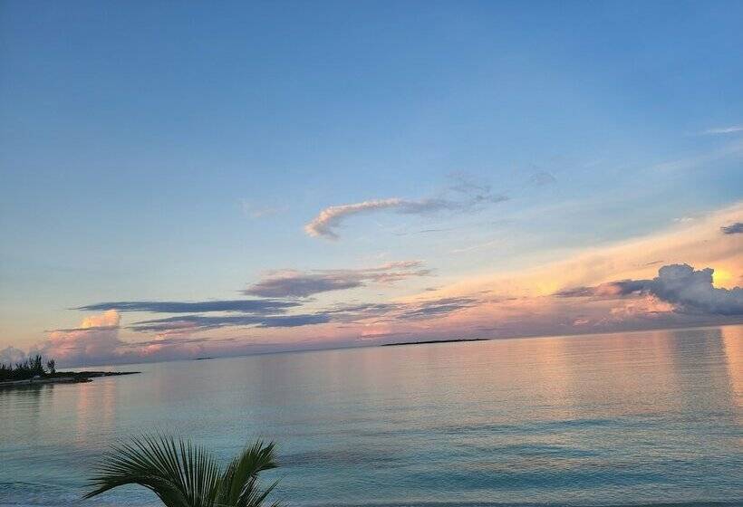 پانسیون Great Exuma Beachouse