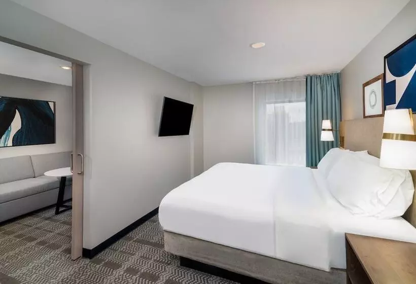 Hotelli Staybridge Suites   Louisville   Expo Center, An Ihg