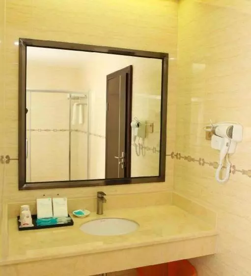 Pai Hotels Yangjiang Baili Plaza Bus Terminal