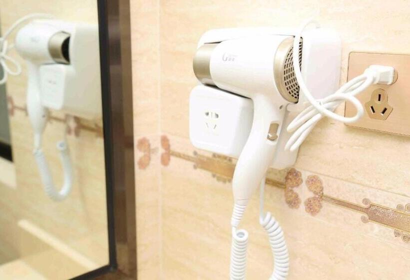 Pai Hotels Yangjiang Baili Plaza Bus Terminal