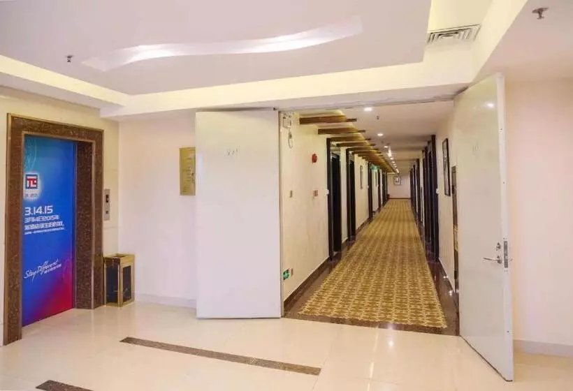 Pai Hotels Yangjiang Baili Plaza Bus Terminal