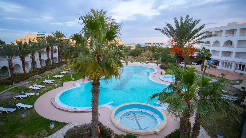 Aquaterra Bahia Beach Hotel