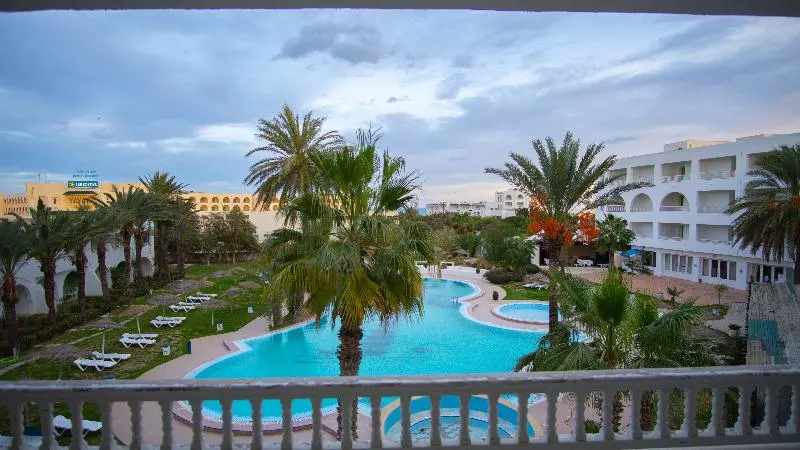 Aquaterra Bahia Beach Hotel