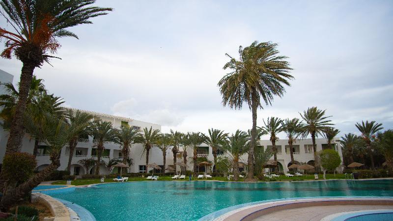 Aquaterra Bahia Beach Hotel