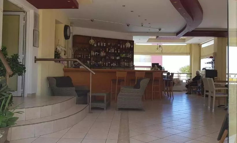 Отель Alexandros