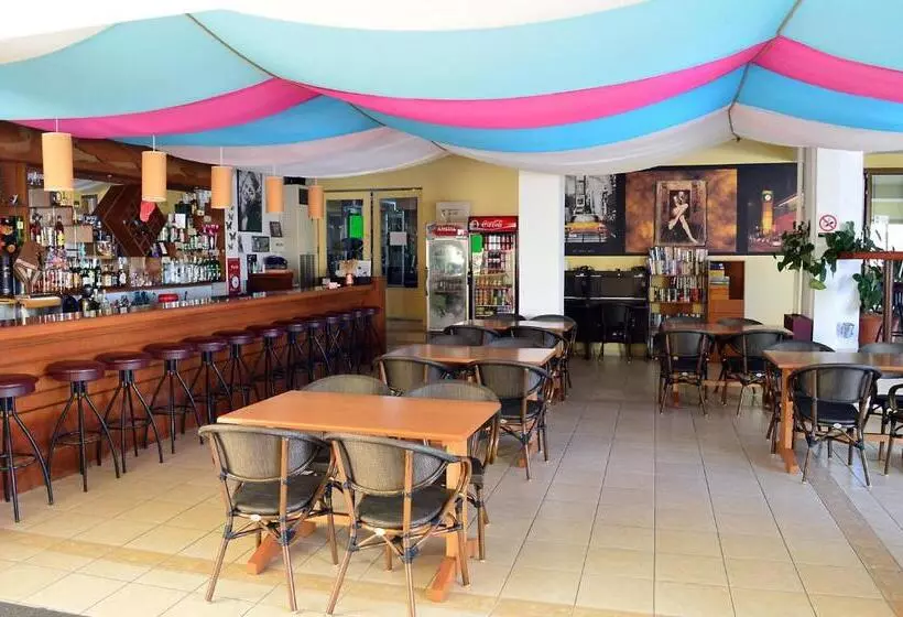 Отель Alexandros