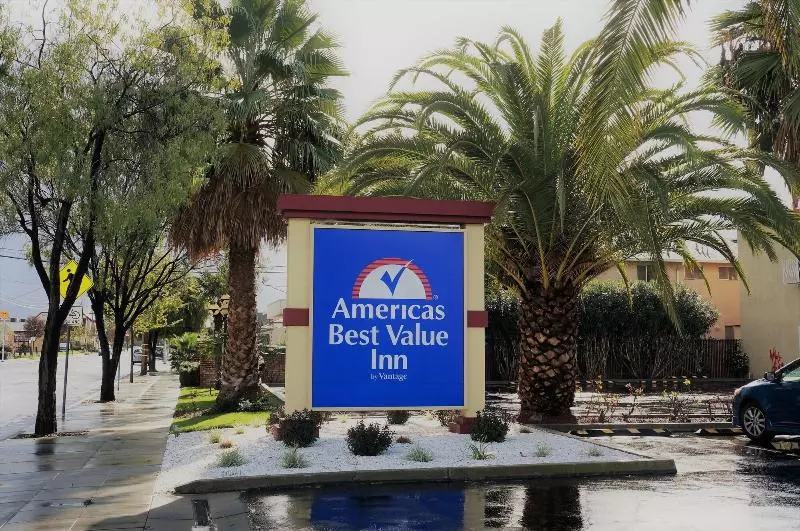 酒店 Americas Best Value Inn   Milpitas