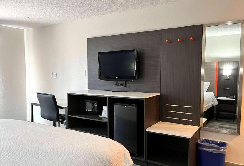 בית מלון כפרי Baymont By Wyndham Indianapolis East