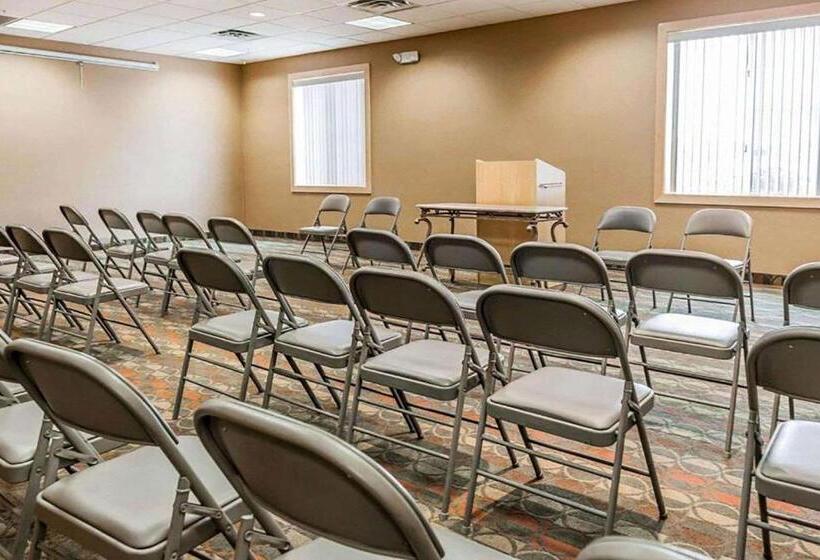 בית מלון כפרי Baymont By Wyndham Indianapolis East