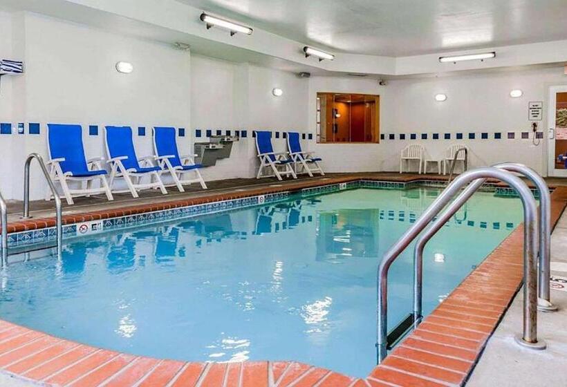 בית מלון כפרי Baymont By Wyndham Indianapolis East