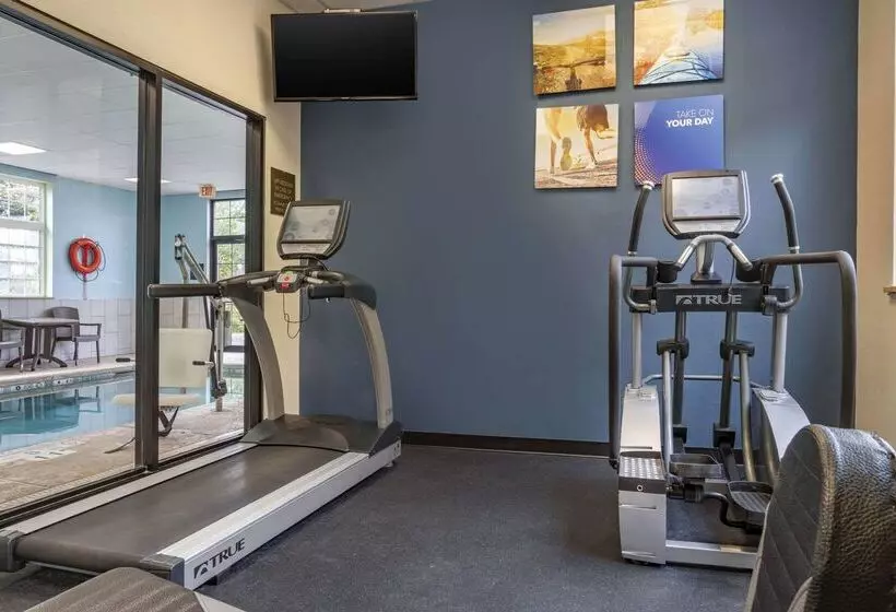 هتل Comfort Inn University