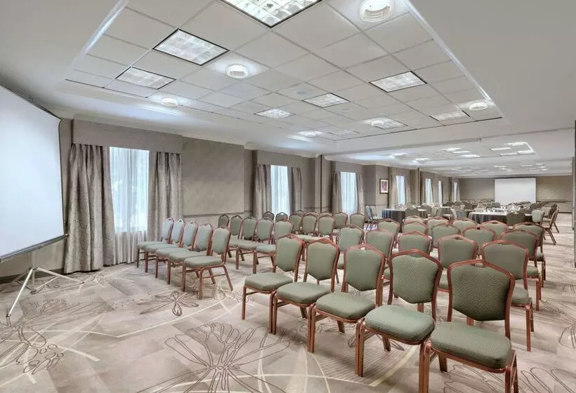 هتل Hilton Garden Inn Springfield, Ma