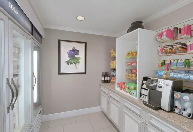 هتل Hilton Garden Inn Springfield, Ma