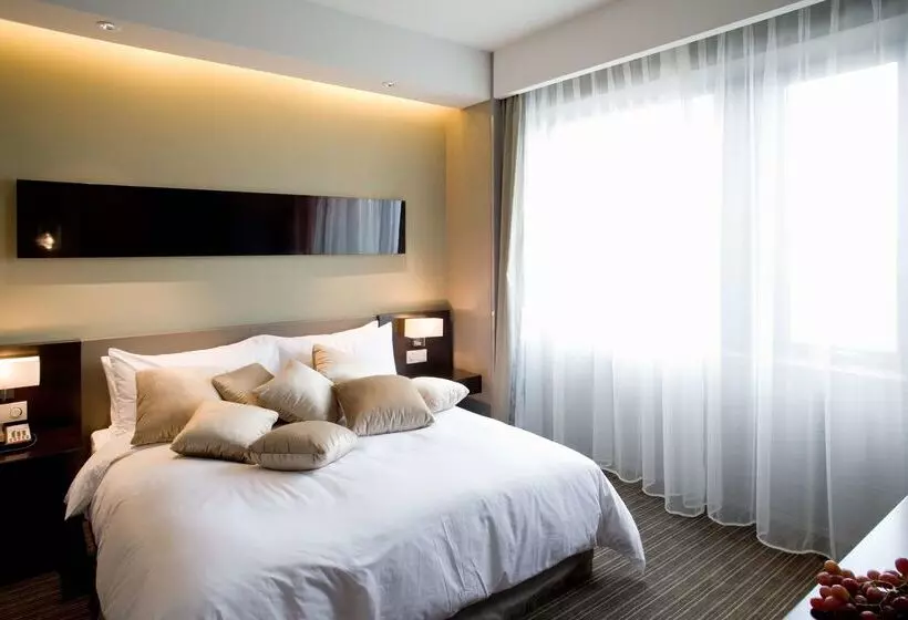 هتل Shanghai Parkyard