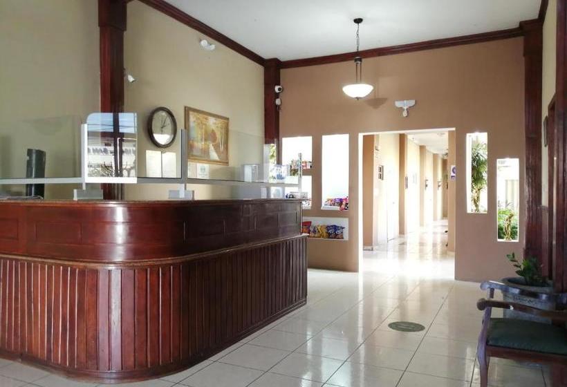 هتل Plaza Floresta