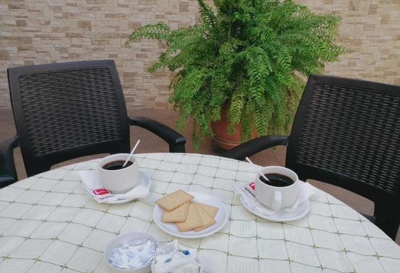 هتل Plaza Floresta