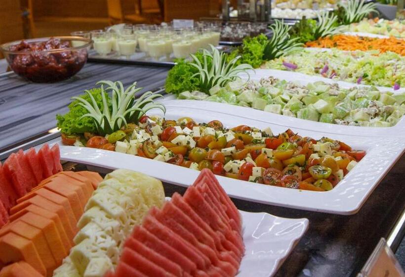 هتل Praia Dourada