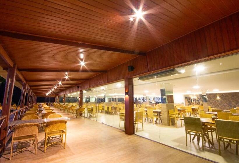 هتل Praia Dourada