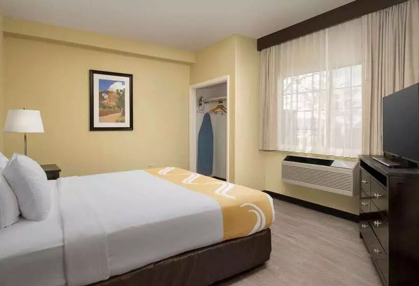 Отель Quality Inn & Suites Gallup I 40 Exit 20