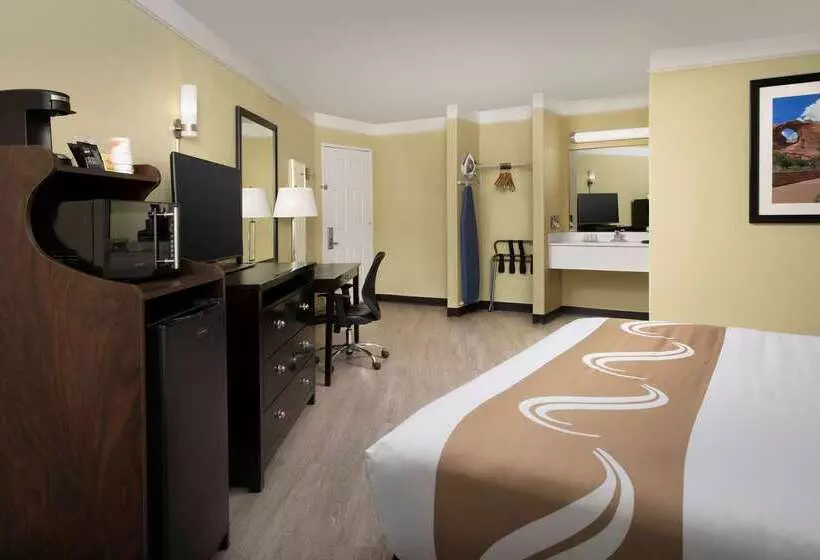 Отель Quality Inn & Suites Gallup I 40 Exit 20