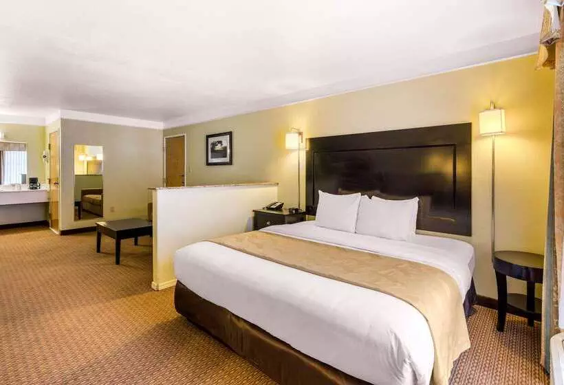 Отель Quality Inn & Suites Gallup I 40 Exit 20