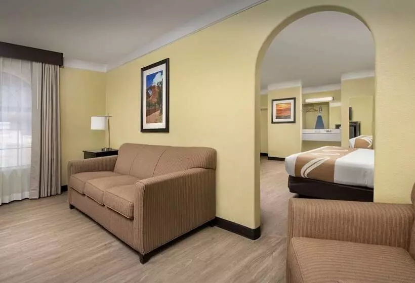 Отель Quality Inn & Suites Gallup I 40 Exit 20