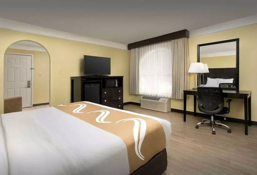 Отель Quality Inn & Suites Gallup I 40 Exit 20