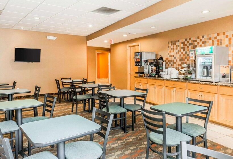 בית מלון כפרי Baymont By Wyndham Indianapolis East