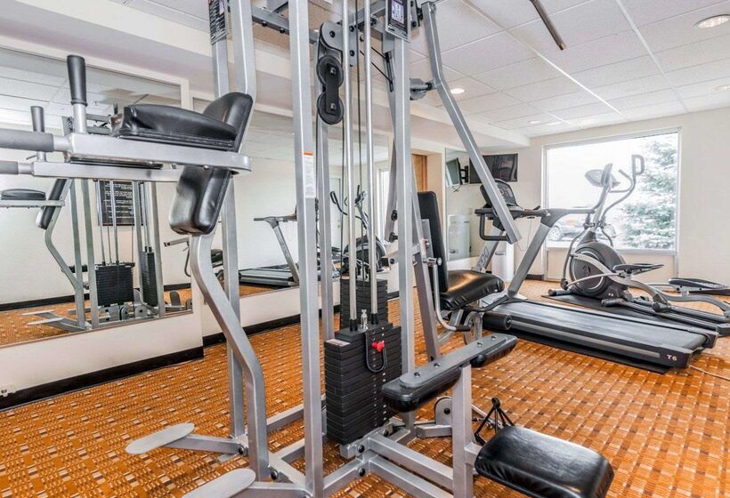 בית מלון כפרי Baymont By Wyndham Indianapolis East