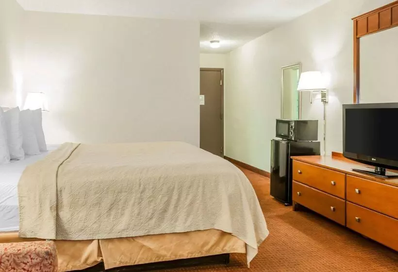 酒店 Baymont By Wyndham Indianapolis East