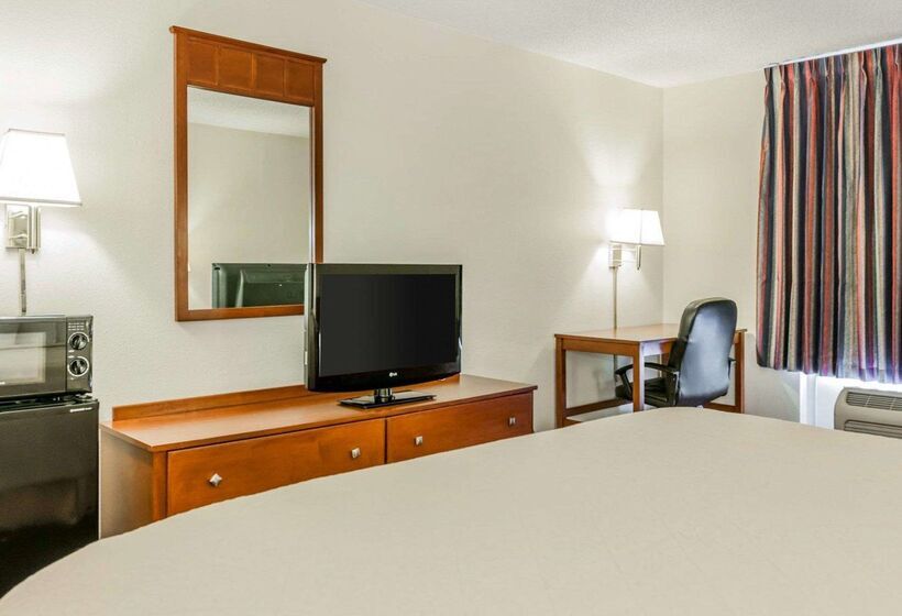 בית מלון כפרי Baymont By Wyndham Indianapolis East