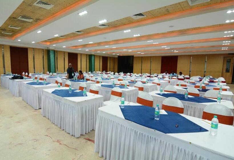 هتل Sandesh The Prince