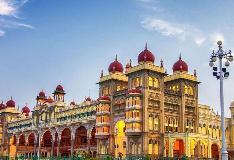 هتل Sandesh The Prince