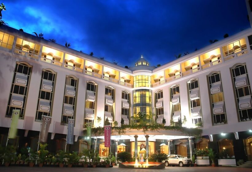 هتل Sandesh The Prince