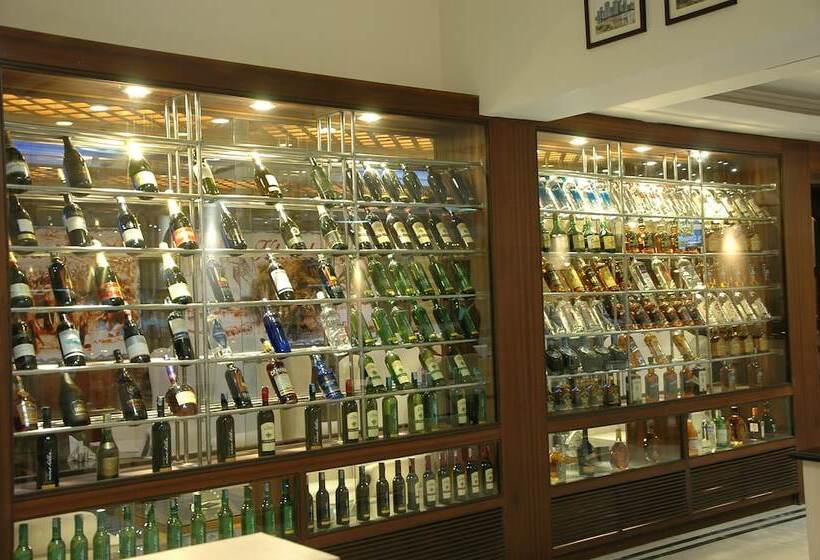 هتل Sandesh The Prince