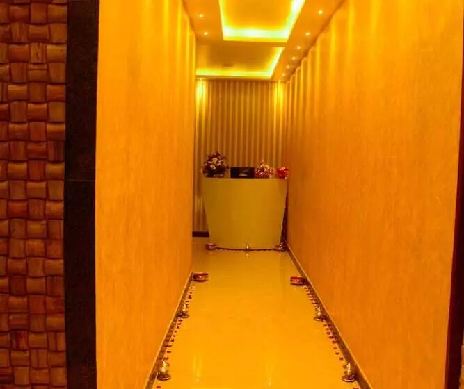 Отель Sandesh The Prince