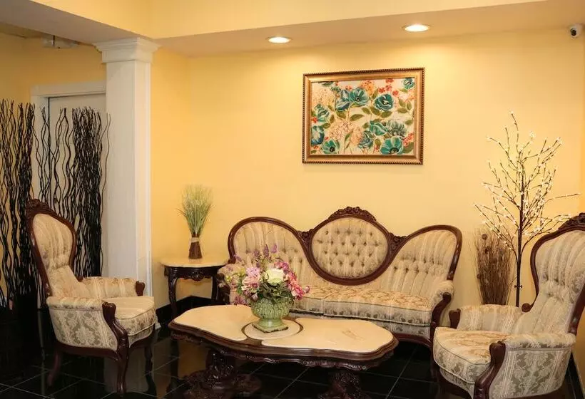 酒店 Shining Light Inn & Suites