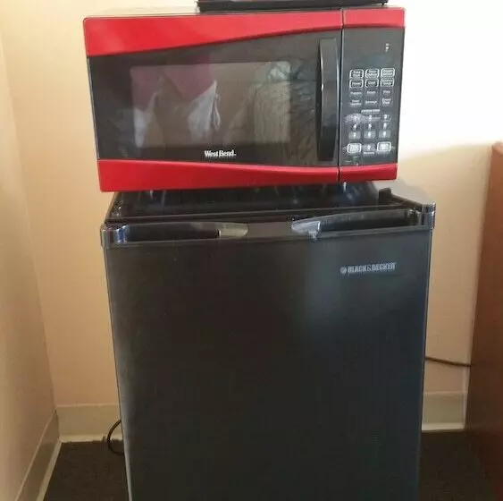 酒店 Shining Light Inn & Suites