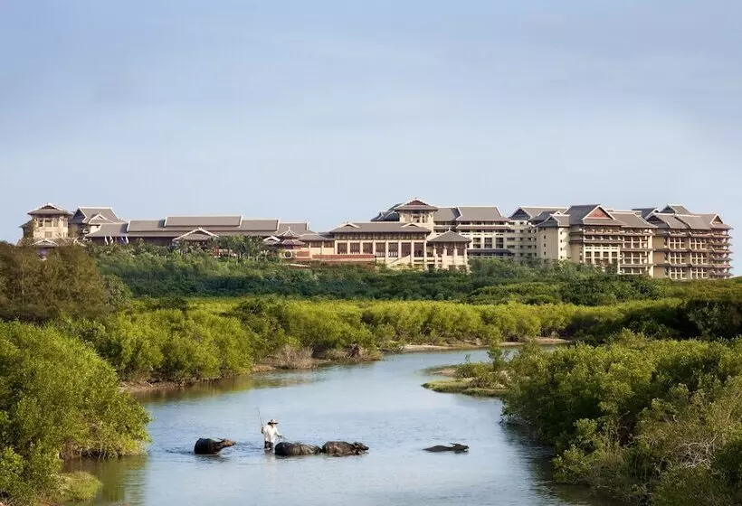 בית מלון כפרי The Ritzcarlton Sanya, Yalong Bay