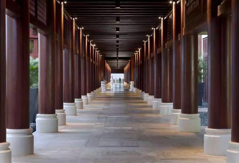 בית מלון כפרי The Ritzcarlton Sanya, Yalong Bay