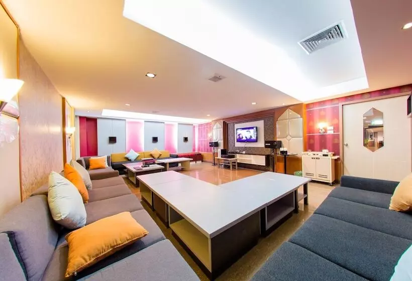 Отель The Twin Lotus