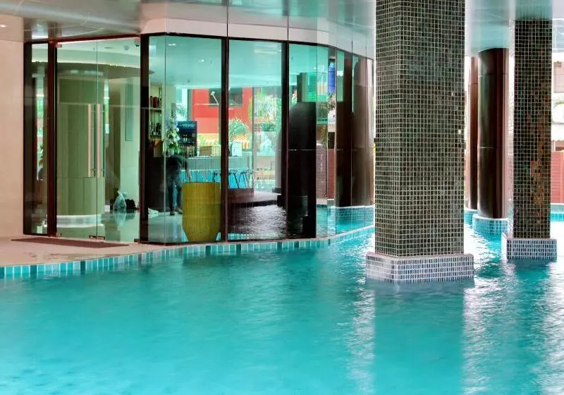 Pattaya Discovery Beach Hotel Sha Extra Plus