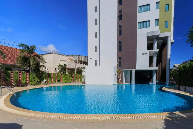 Pattaya Discovery Beach Hotel Sha Extra Plus