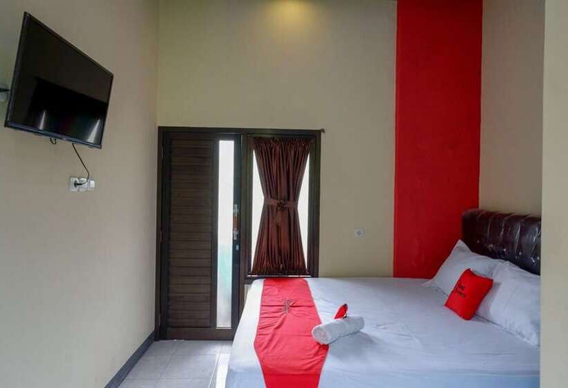 בית מלון כפרי Reddoorz @ Gerbang Dieng Plateau Area